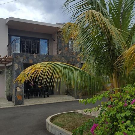 Aux Plaisirs De La Vie Chambre Chez L Habitant Flic-en-Flacq Esterno foto