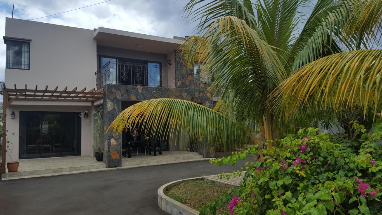 Aux Plaisirs De La Vie Chambre Chez L Habitant Flic-en-Flacq Esterno foto